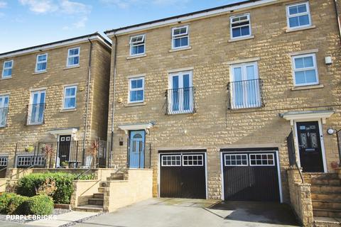 4 bedroom semi-detached house for sale, Jilling Gardens, Dewsbury, WF12