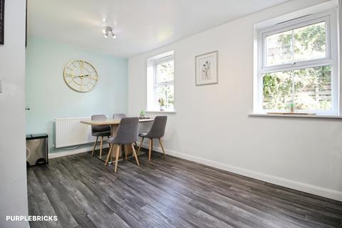 4 bedroom semi-detached house for sale, Jilling Gardens, Dewsbury, WF12