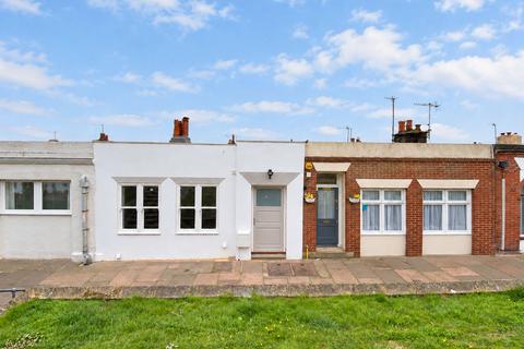 4 bedroom terraced house to rent, Marina Arcade, Bexhill-On-Sea TN40
