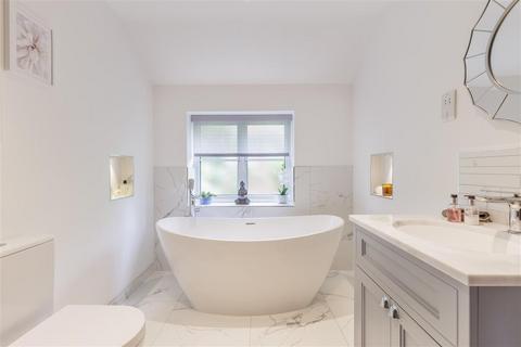 3 bedroom detached house for sale, Coach House, Church Hill, Epping