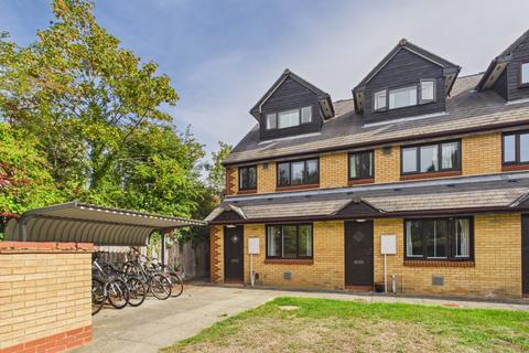 1 bedroom flat for sale, Sleaford Street, Cambridge