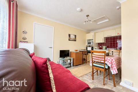 1 bedroom flat for sale, Hall Crescent, Clacton-On-Sea