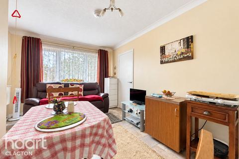1 bedroom flat for sale, Hall Crescent, Clacton-On-Sea