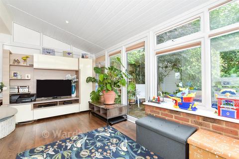 3 bedroom semi-detached house for sale, Freeman Way, Maidstone ME15