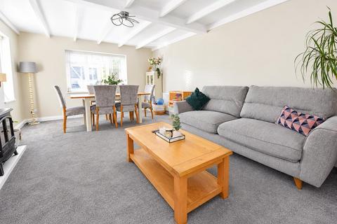 4 bedroom chalet for sale, Ashingdon Road, Rochford