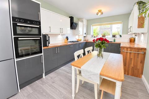 4 bedroom chalet for sale, Ashingdon Road, Rochford