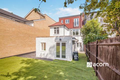 Flat to rent, Upper Tulse Hill London SW2