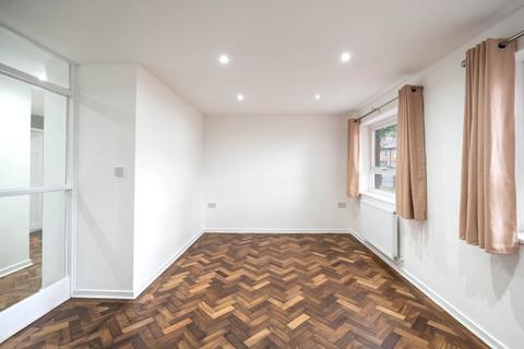 2 bedroom flat to rent, Cambridge Road, Kingston Upon Thames