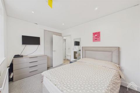 2 bedroom apartment for sale, Hale Lane, Edgware | London HA9