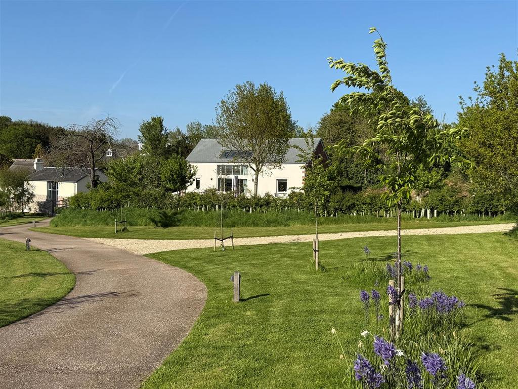 Sowden Lane, Lympstone 3 bed detached house to rent - £2,500 pcm (£577 pw)