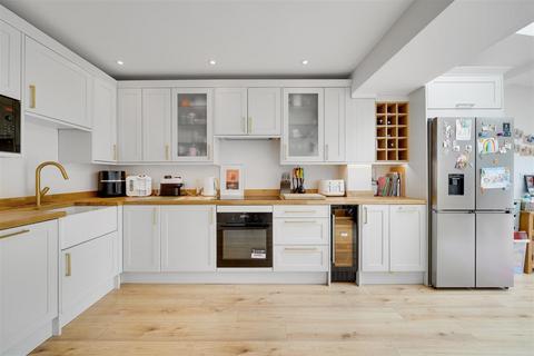 4 bedroom terraced house for sale, Mill Road, Twickenham