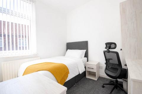 2 bedroom flat share to rent, Bishopgate Street - BILLS EXCLUDED, Wavertree, Liverpool