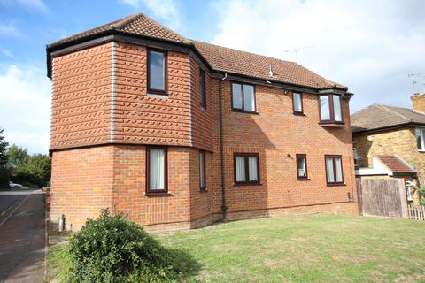 2 bedroom apartment to rent, Hampden Road, Chalfont St Peter SL9