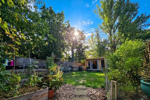 2 bedroom maisonette for sale, Chinbrook Road, Lee, Lewisham, London, SE12
