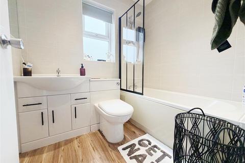 1 bedroom apartment for sale, Chester Road, Wrexham LL12