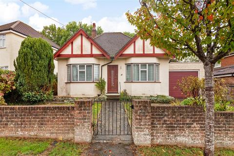 2 bedroom detached bungalow for sale, Keston Avenue, Coulsdon CR5