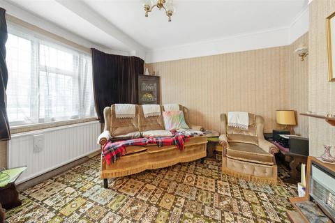 2 bedroom detached bungalow for sale, Keston Avenue, Coulsdon CR5