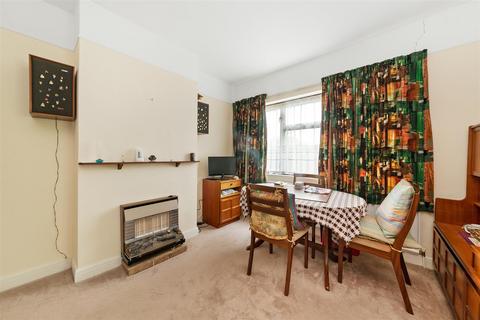 2 bedroom detached bungalow for sale, Keston Avenue, Coulsdon CR5