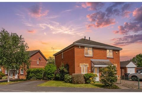2 bedroom semi-detached house to rent, Taverners Road, Leicester, LE4