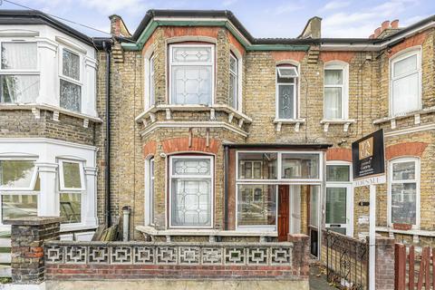 4 bedroom terraced house for sale, Rosebery Avenue, London, E12