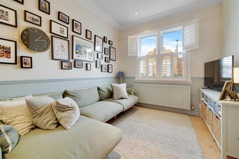4 bedroom house for sale, Windmill Road, Hampton Hill