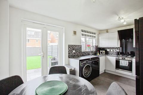 3 bedroom end of terrace house for sale, Stoneycroft Road, Sheffield S13