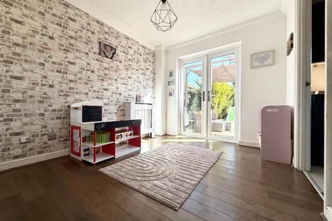 3 bedroom detached house for sale, The Belfry, Luton, LU2