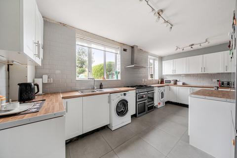 3 bedroom end of terrace house for sale, Anstridge Road, London