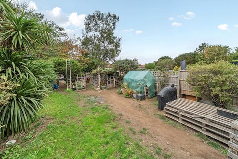 3 bedroom end of terrace house for sale, Anstridge Road, London