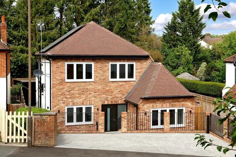 4 bedroom detached house to rent, Deanway, Chalfont St. Giles, Buckinghamshire, HP8