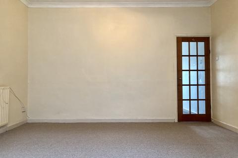2 bedroom house to rent, Eccles, Manchester, M30