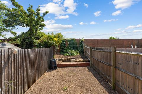 2 bedroom end of terrace house to rent, St. Philips Drive, Evesham