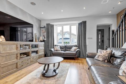 3 bedroom terraced house for sale, Lodge Crescent, Waltham Cross, EN8