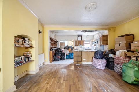2 bedroom end of terrace house for sale, Livingstone Road, Hounslow