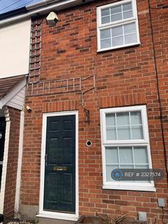 2 bedroom terraced house to rent, Kendall Road, Colchester, CO1