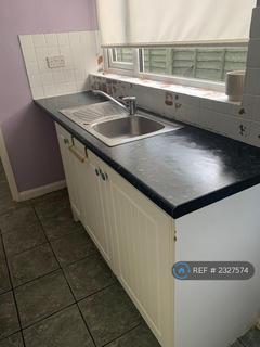2 bedroom terraced house to rent, Kendall Road, Colchester, CO1