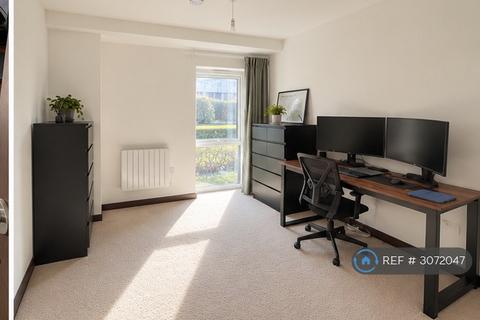 2 bedroom flat to rent, May House, Watford, WD18