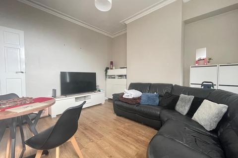 2 bedroom terraced house to rent, Beulah Terrace, Leeds, LS6