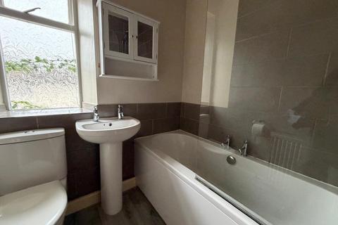 2 bedroom terraced house to rent, The Green, Micklethwaite, Bingley, West Yorkshire, UK, BD16