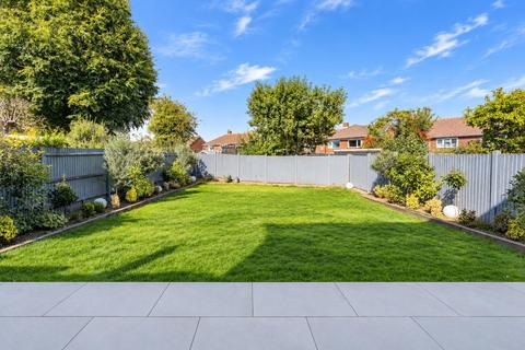 4 bedroom semi-detached house for sale, Elmoor Avenue, Welwyn