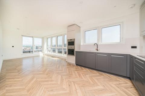 2 bedroom flat to rent, Heritage Walk, Kingston Upon Thames KT1