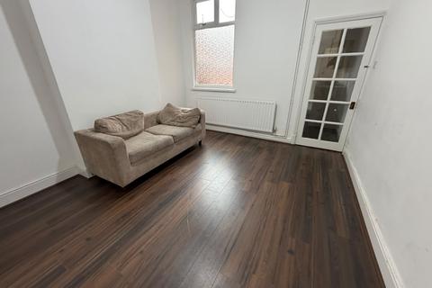3 bedroom house to rent, Duxbury Road, Leicester, Leicestershire