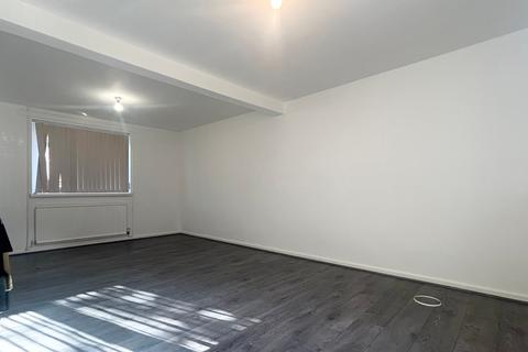 3 bedroom terraced house to rent, Coleman Road, Leicester, LE5