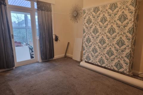 3 bedroom semi-detached house to rent, Evington Parks Road, Leicester, LE2