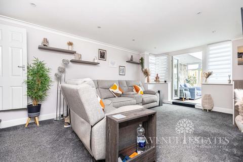 4 bedroom chalet for sale, Foxwood Avenue, Christchurch BH23