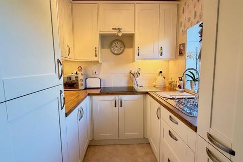 1 bedroom retirement property for sale, Gloddaeth Avenue, Llandudno