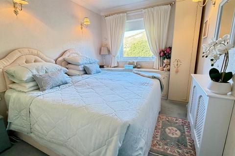 1 bedroom retirement property for sale, Gloddaeth Avenue, Llandudno