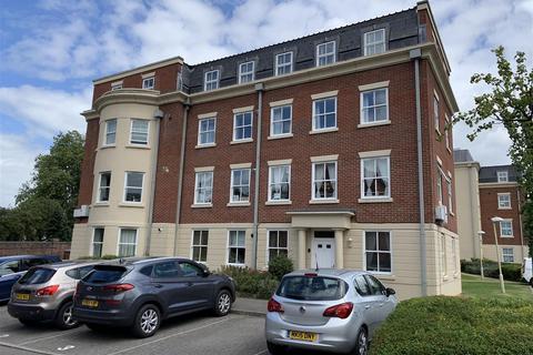 2 bedroom flat to rent, The Courtyard, London Road. GL1