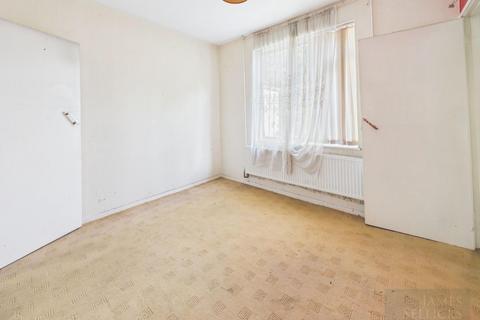 3 bedroom semi-detached house for sale, Chadwell Road, New Parks, Leicester