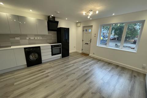 1 bedroom ground floor maisonette to rent, Copperfield, Chigwell IG7